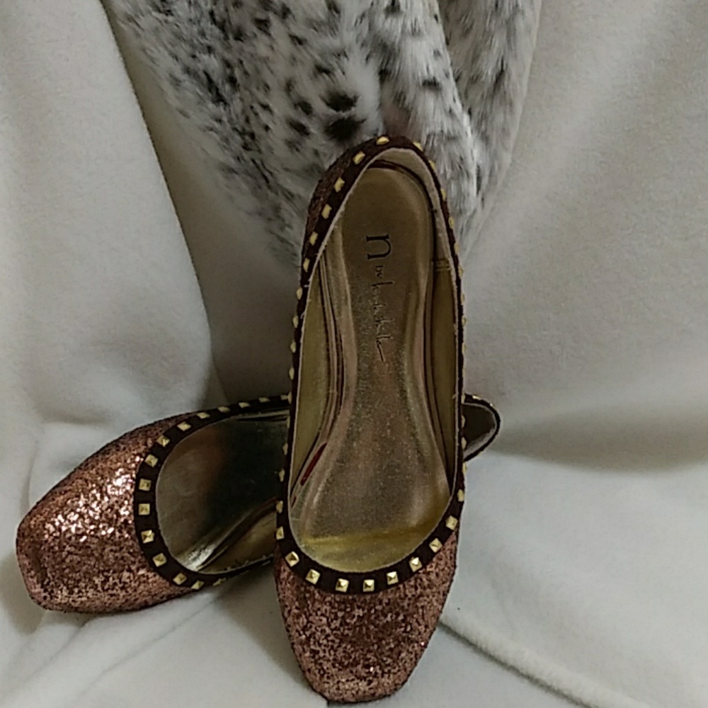 Flat shoes